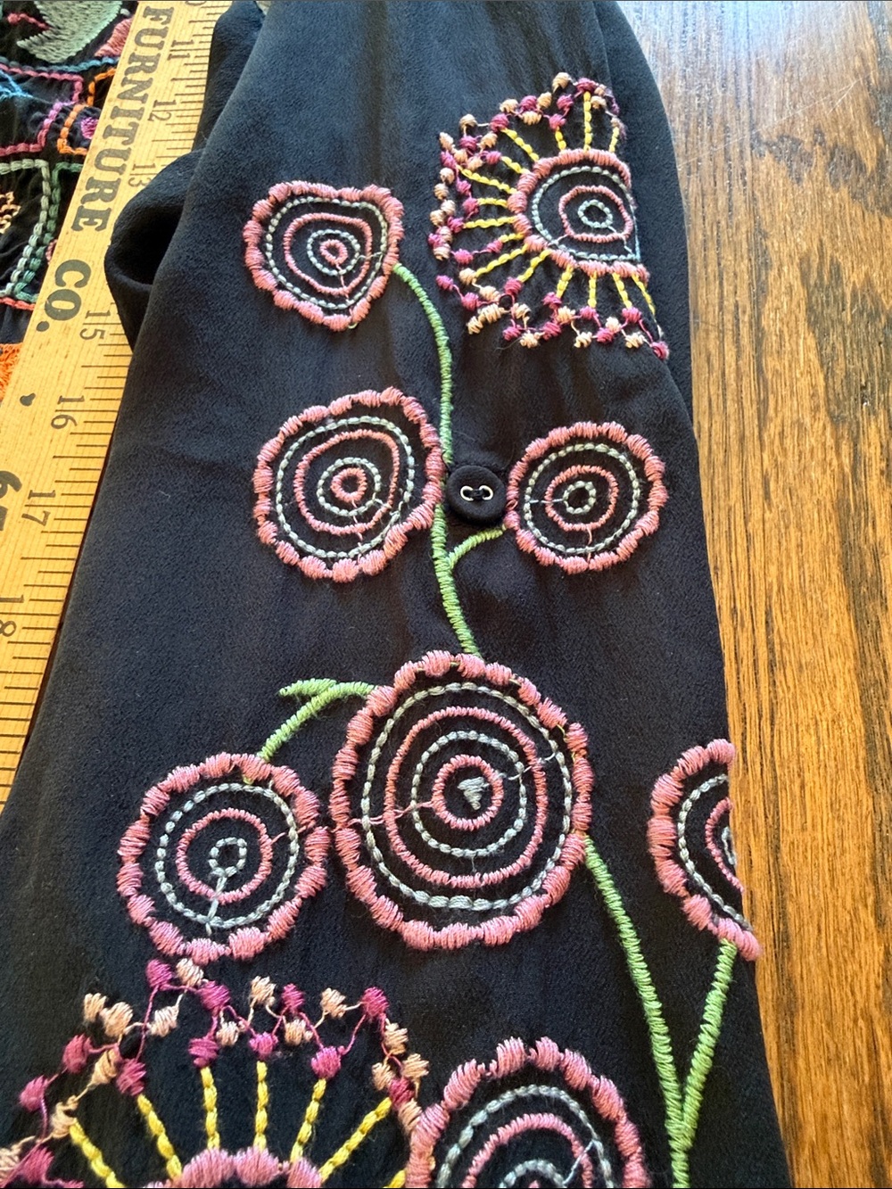 Johnny Was 100% Silk Embroidered Tunic Top Floral Boho Art to Wear XL - Picture 11 of 12